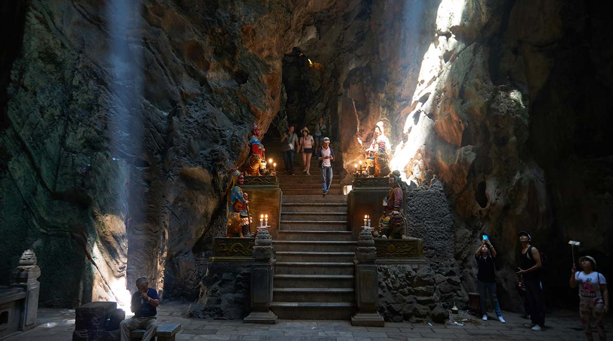 grot in de Marble Mountains