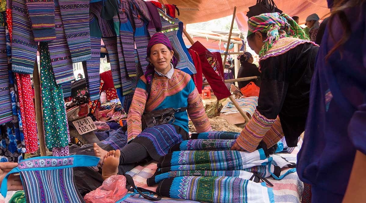 Lung Khau Nhin Market