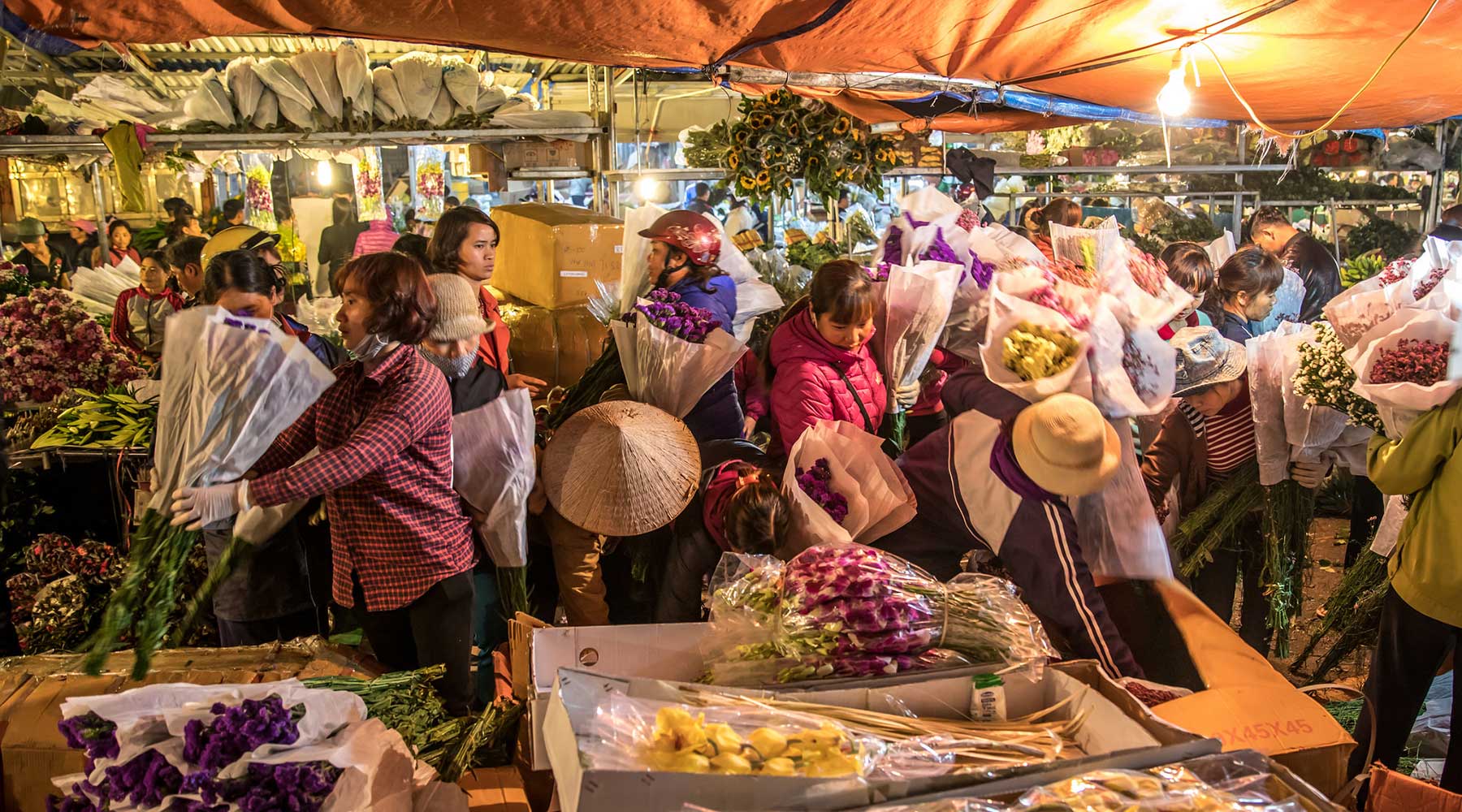 Quang Ba Flower market