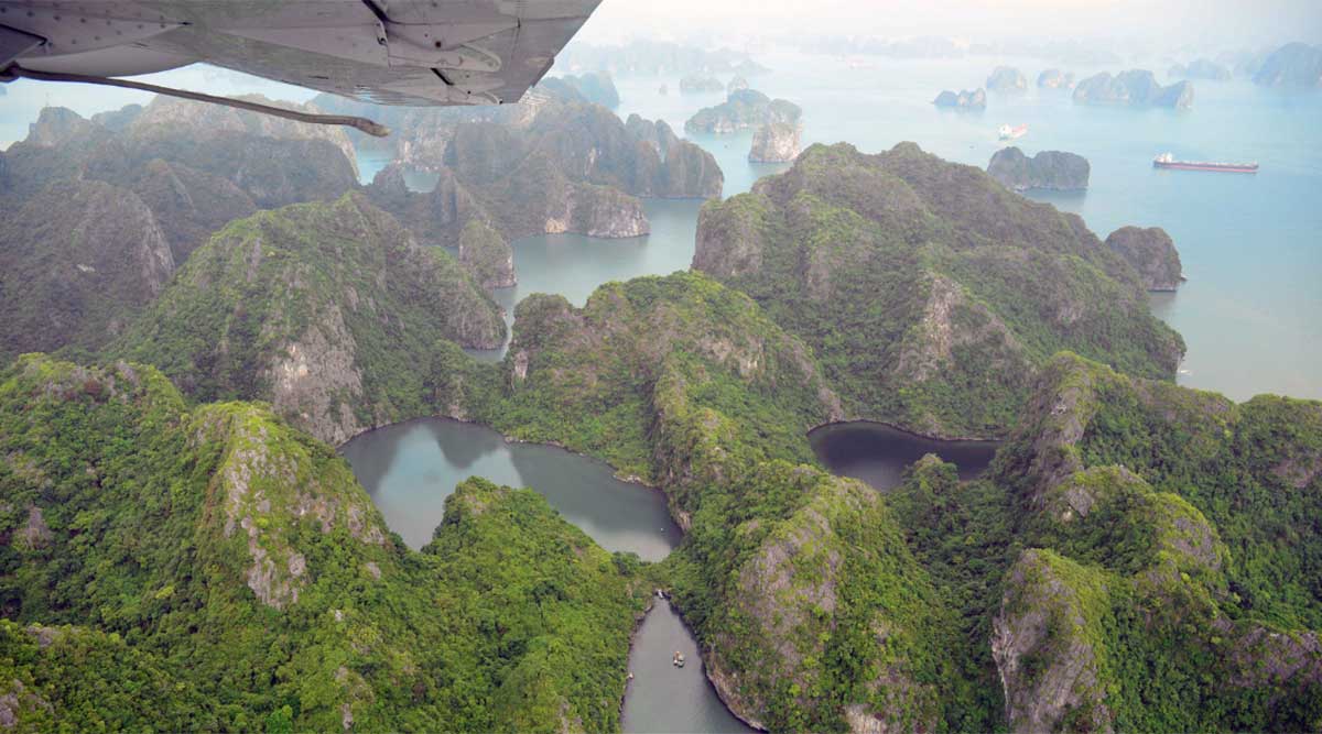 Rondvlucht in Halong Bay