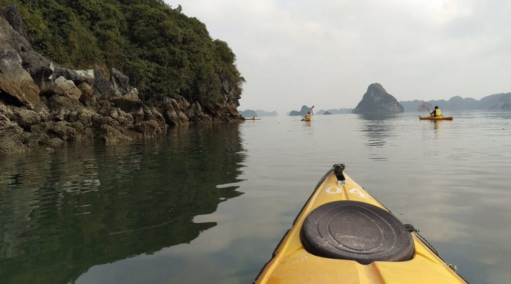 kajakken in Bai Tu Long Bay