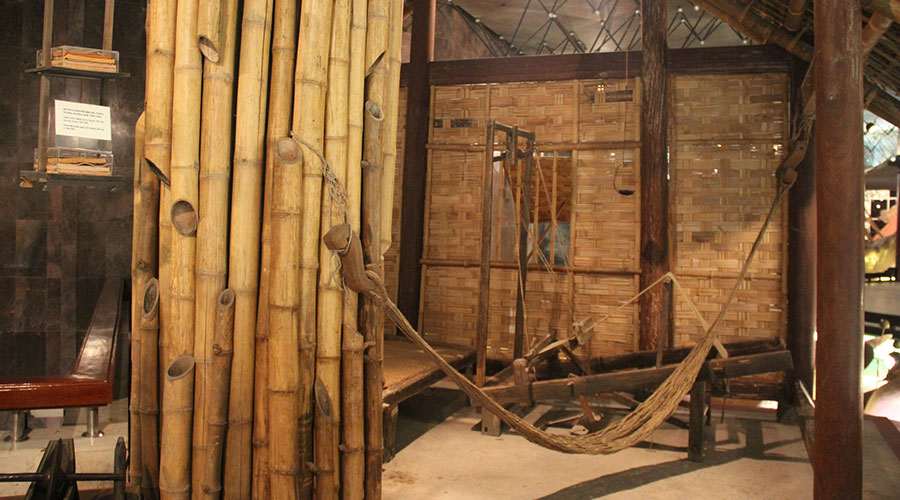 Ho Chi Minh museum hut