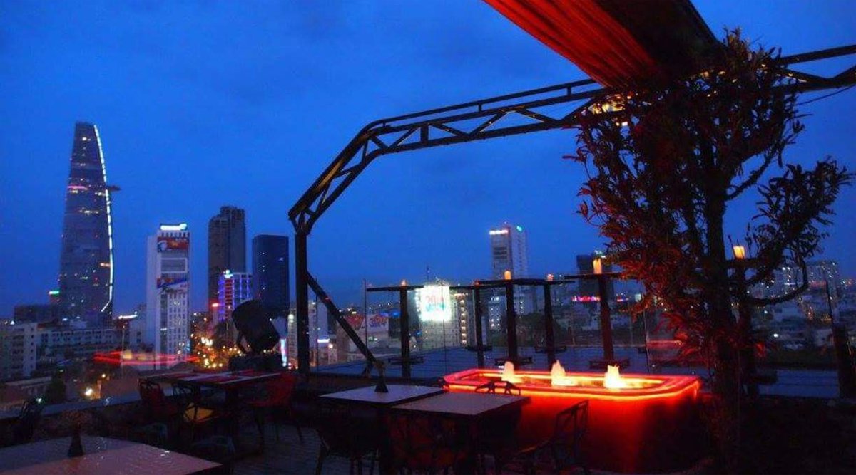 OMG! Rooftop Bar Saigon