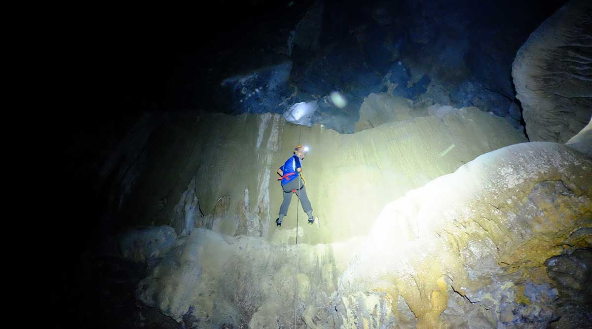 Tu Lan cave