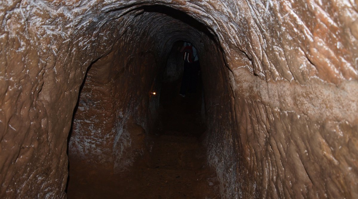 Vinh Moc tunnels