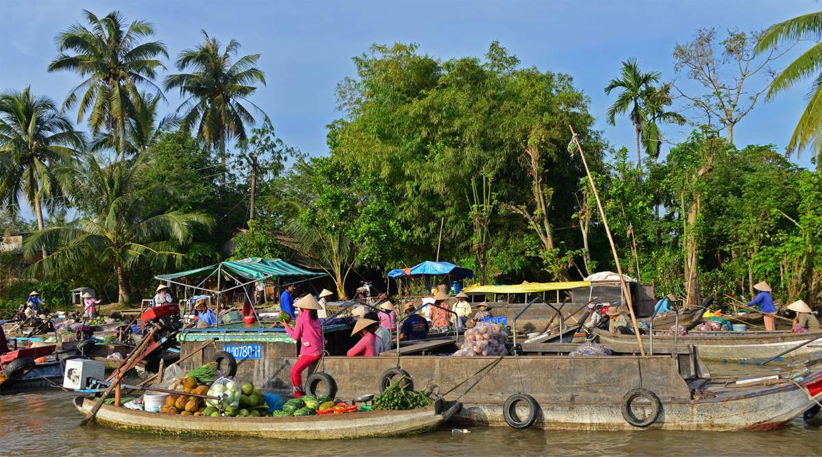 Phong Dien Floating Market
