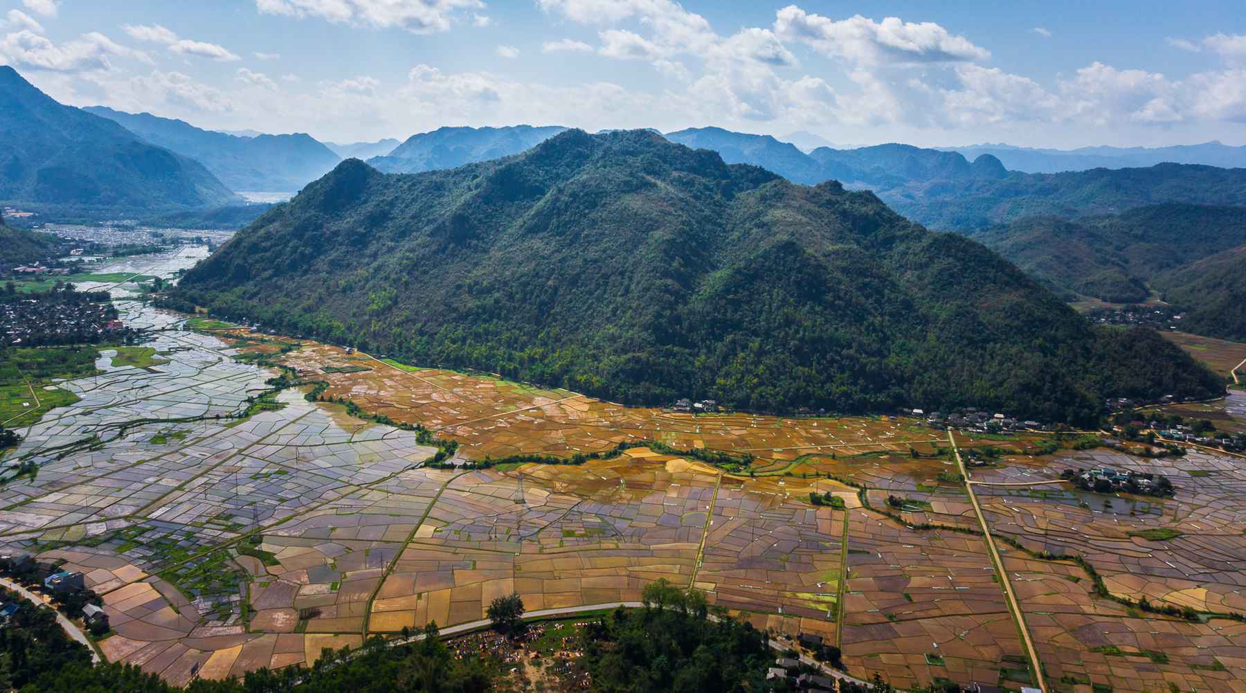 Thung Khe pass in Mai Chau