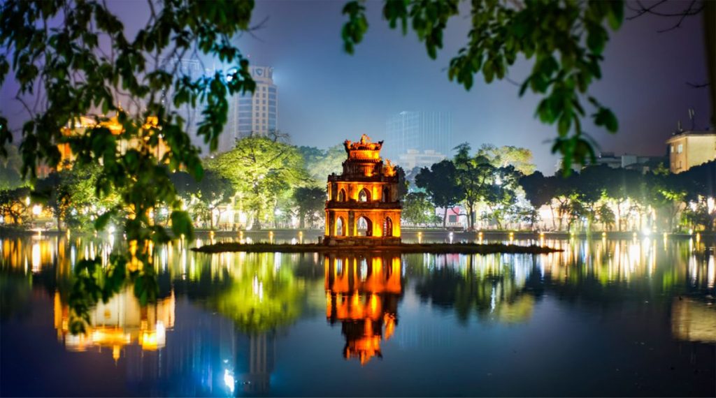 Hoan Kiem meer avond
