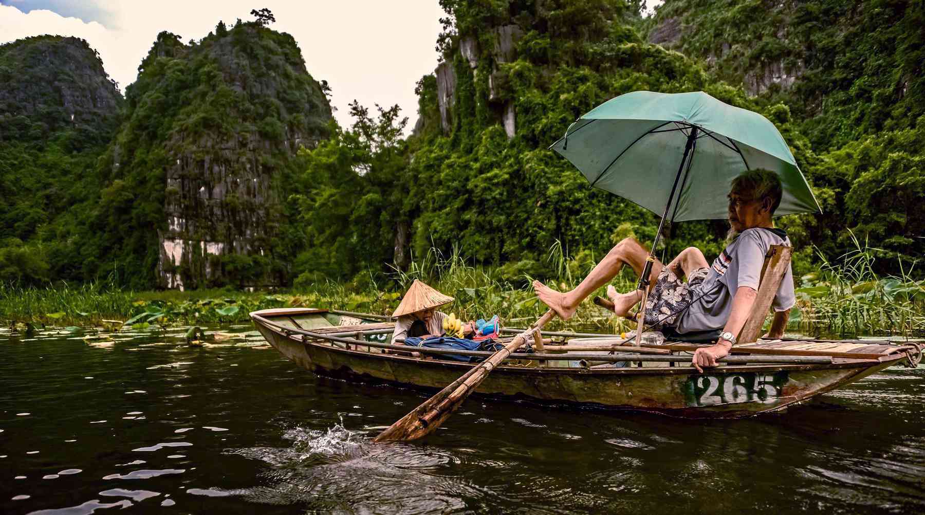 boot tour in Ninh Binh