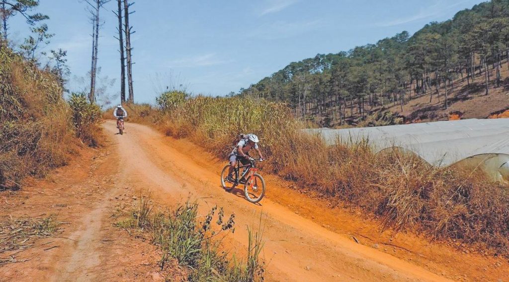Crazy 8 mountainbiken in Dalat