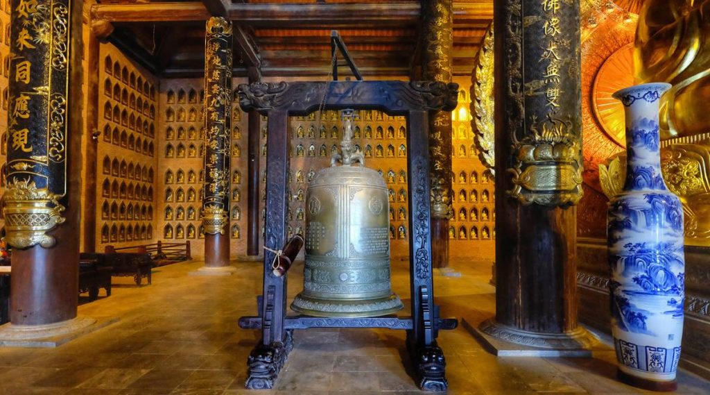 Bronzen bel van Bai Dinh pagode