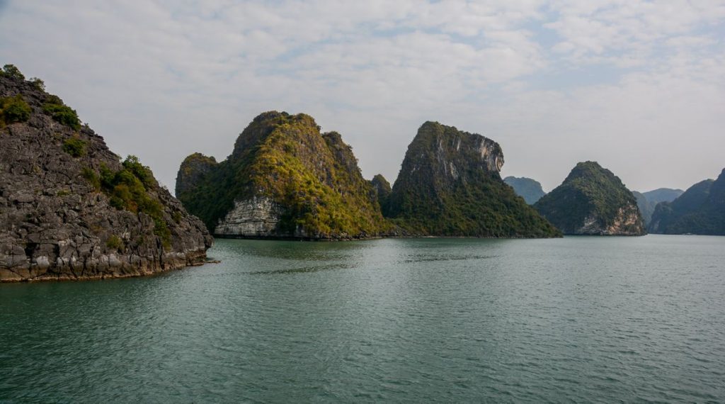 Bai Tu Long Bay