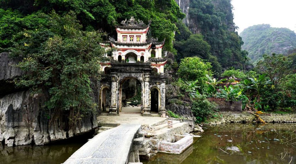 Bich Dong pagode