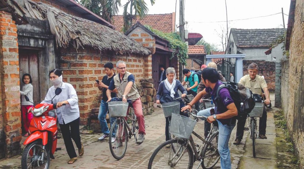 Duong Lam ancient village tour