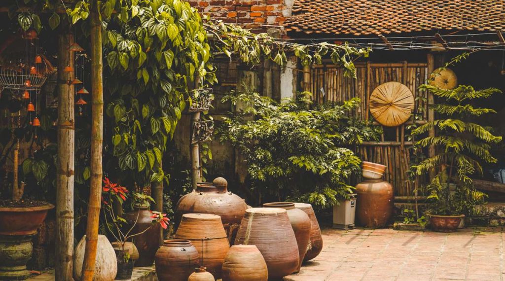 Duong Lam ancient village tour