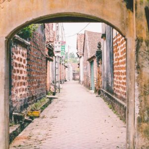 Duong Lam ancient village tour