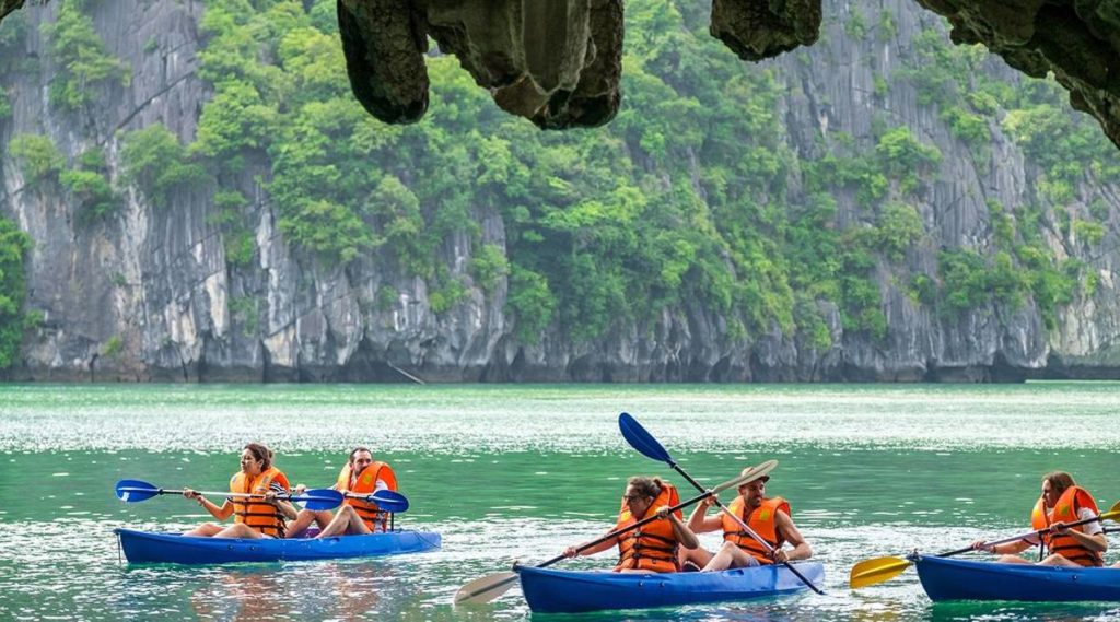kajakken Halong Bay