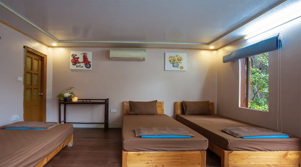 Halong Bay party cruise