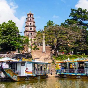 Parfumrivier tempel in Hue