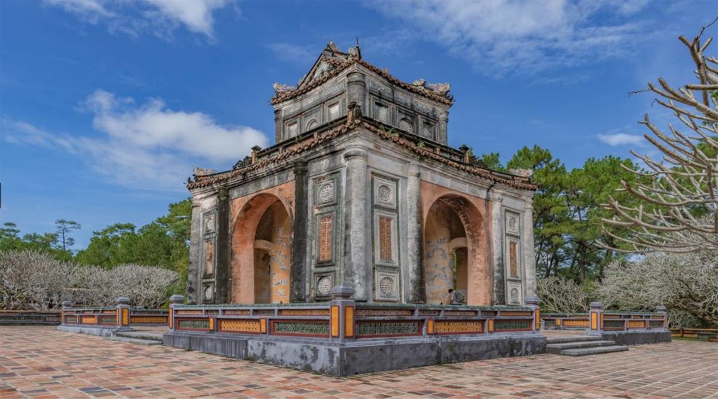 Tu Duc tombe in Hue