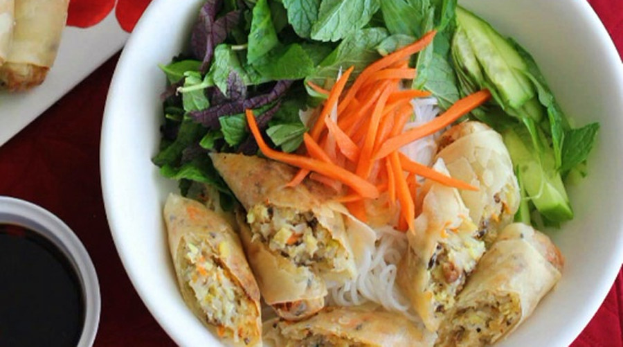 Bún chả giò chay