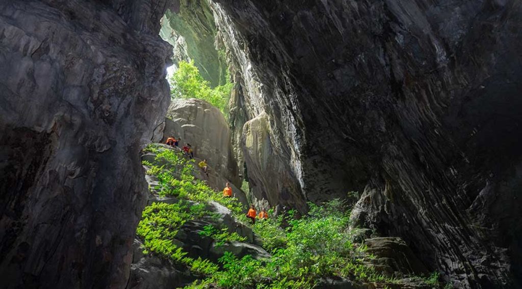 Hang Pygmy grot expeditie