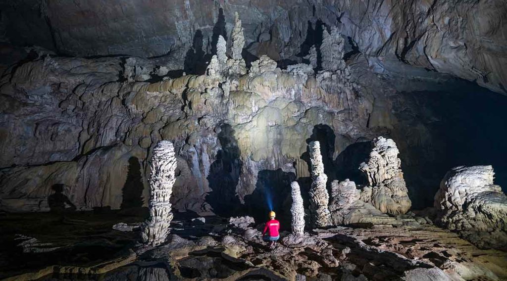 Hang Pygmy grot expeditie