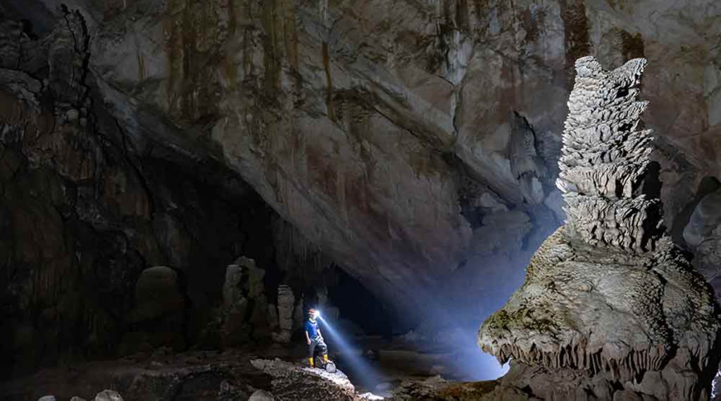 Hang Pygmy grot expeditie