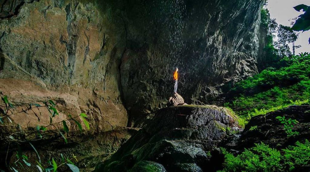 Hang Pygmy grot expeditie