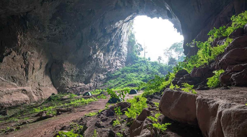 Hang Pygmy grot expeditie