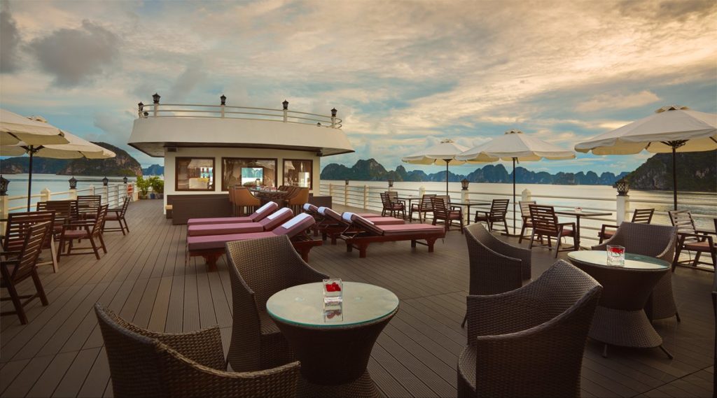 Athene luxe Bai Tu Long Bay cruise