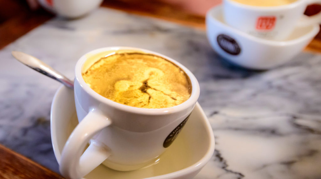 Vietnamese koffie met ei