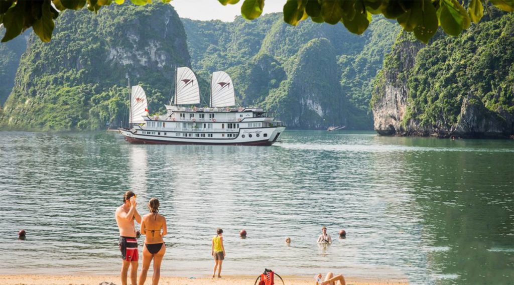 Signature Royal Bai Tu Long Bay Cruise