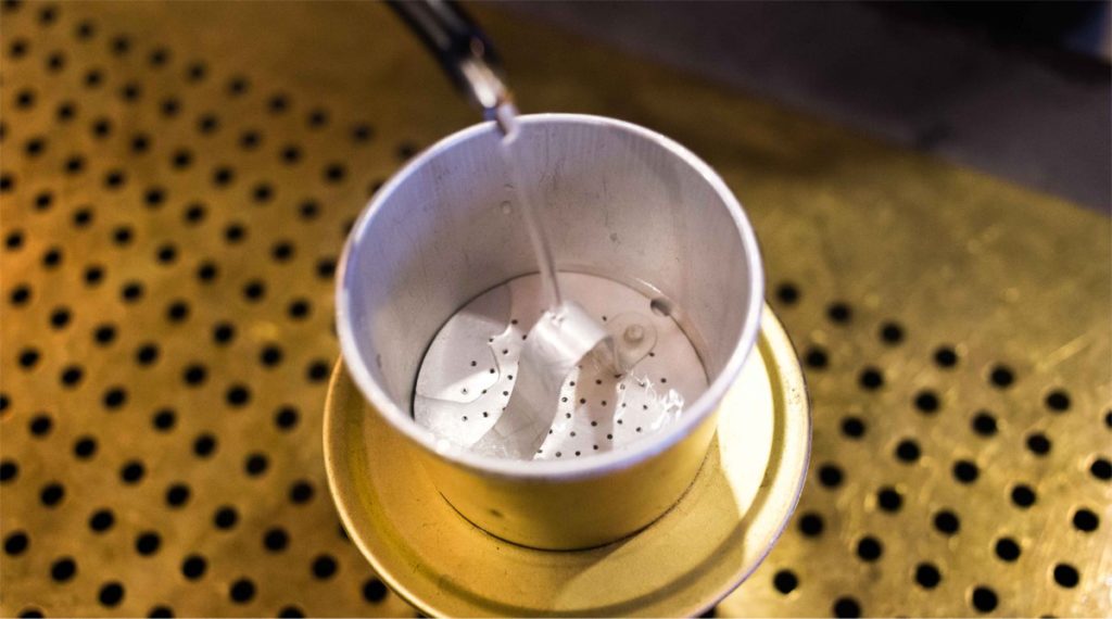 stap 1 Vietnamese koffie maken