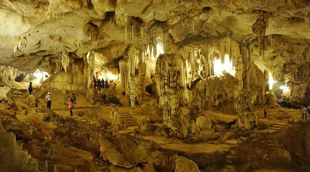 grot Moc Chau bezienswaardigheid