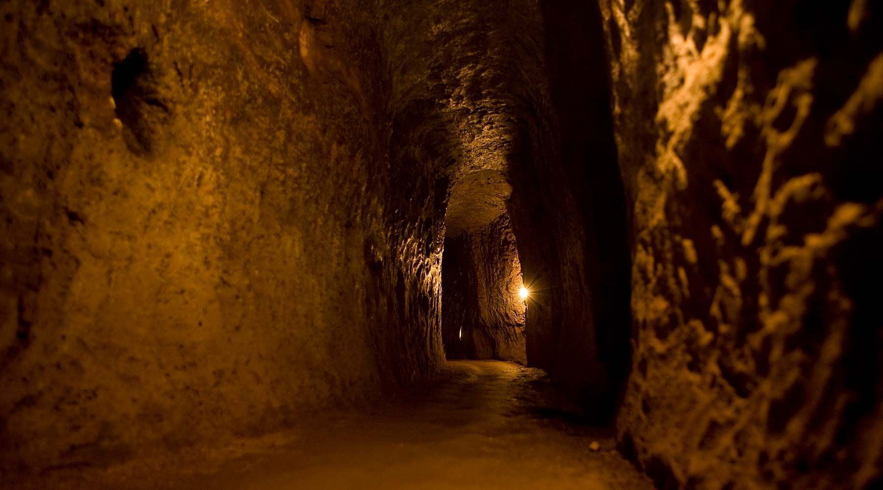 Vinh Moc tunnels