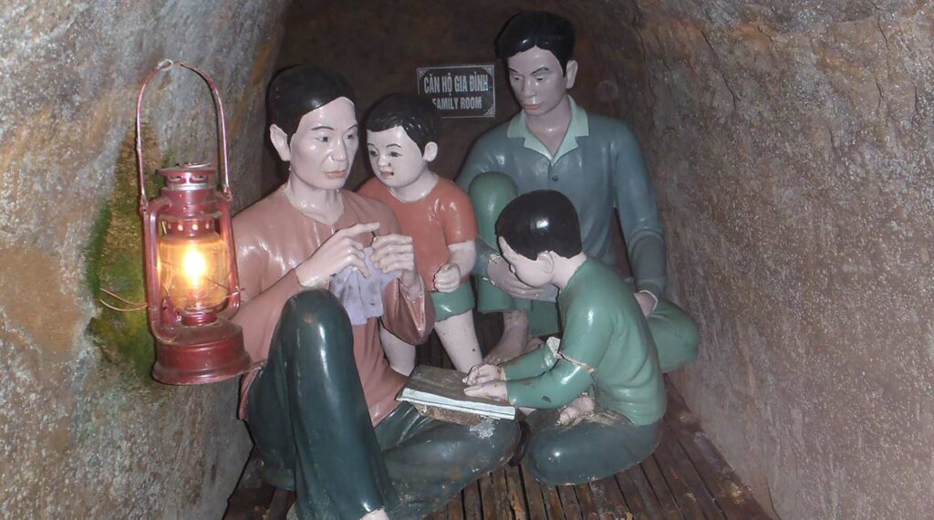 familiekamer in de Vinh Moc tunnels