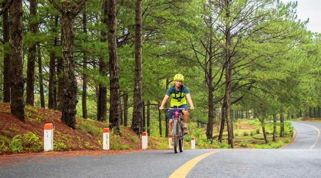 Fietsen naar Langbiang Mountain in de buurt van Dalat